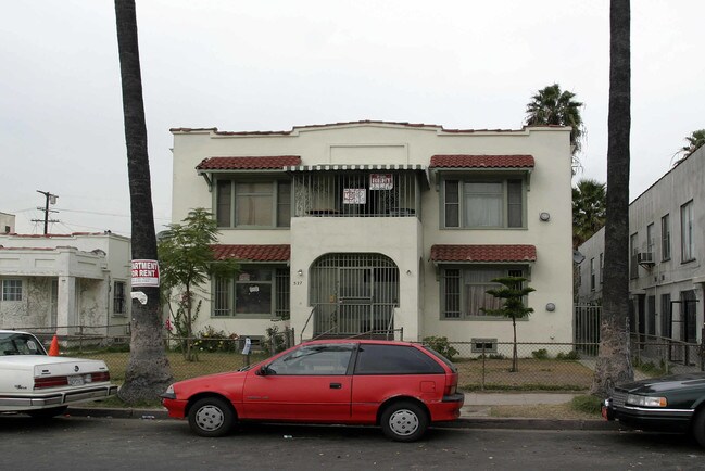 527 W 46th St in Los Angeles, CA - Building Photo - Building Photo