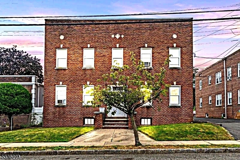 61-63 Carmer Ave, Unit # 2D in Belleville, NJ - Building Photo