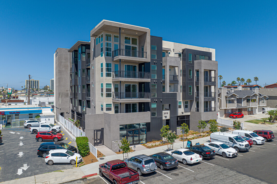 The Abington in San Diego, CA - Building Photo