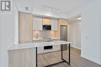 30 Dreamers Wy in Toronto, ON - Building Photo - Building Photo