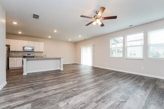 238 Hamilton Pointe Dr in Mcdonough, GA - Building Photo - Building Photo