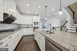 831 Stonecliffe Rd in Malvern, PA - Building Photo - Building Photo