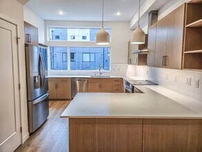 2425 S Plum St in Seattle, WA - Building Photo - Building Photo