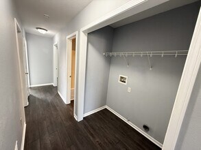 417 NW Woodbury Dr in Grain Valley, MO - Building Photo - Building Photo