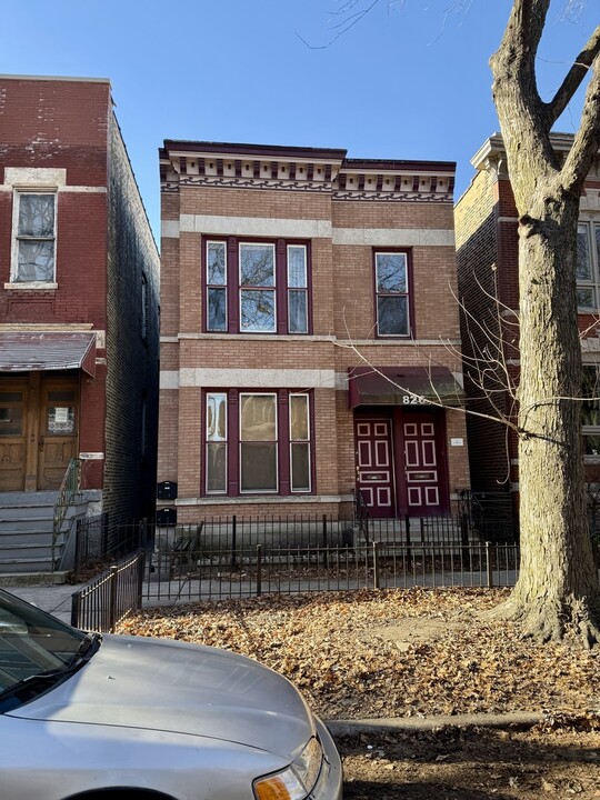 826 N Winchester Ave in Chicago, IL - Building Photo