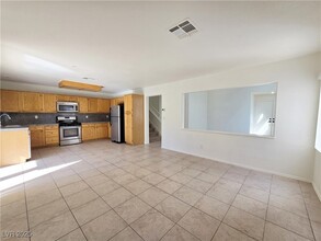 6993 Troubador Dr in Las Vegas, NV - Building Photo - Building Photo