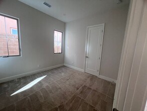 128 Sugar Brush in Irvine, CA - Building Photo - Building Photo