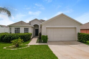 7608 Mt Laurel Dr in Zephyrhills, FL - Building Photo