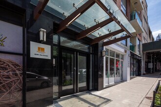 2301 41st Ave in Long Island City, NY - Foto de edificio - Building Photo