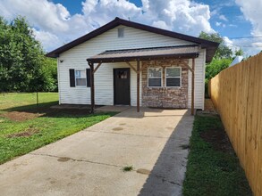 34 Davis St W in South Point, OH - Building Photo - Building Photo