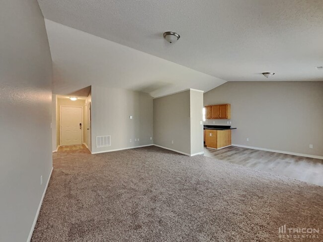 2220 Lakecrest Dr in Columbus, IN - Building Photo - Building Photo