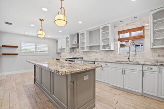 4215 Roosevelt St in Hollywood, FL - Building Photo - Building Photo