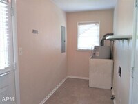 1706 Buena Vista Cir SE photo'