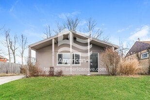 2040 Faywood Dr in Cincinnati, OH - Building Photo