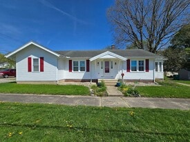 612 S 8th St in Mattoon, IL - Building Photo