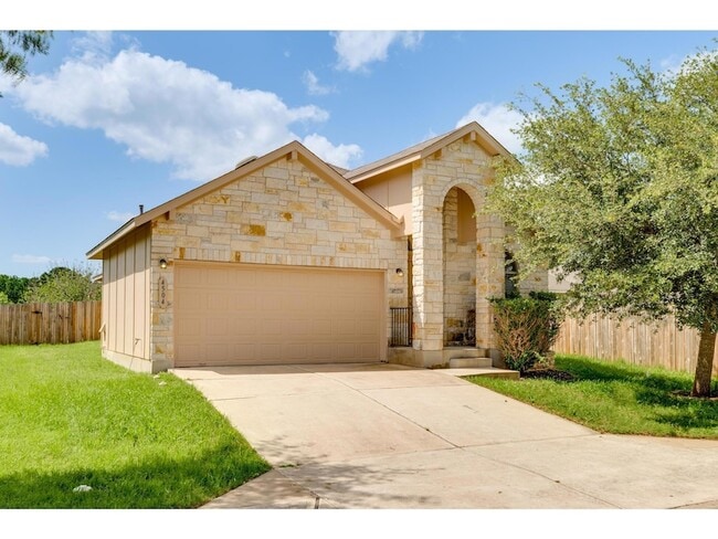 4504 Halliday Ave in Austin, TX - Foto de edificio - Building Photo