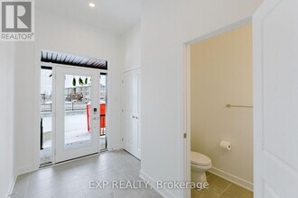 120 San Felice Cir in Ottawa, ON - Building Photo - Building Photo