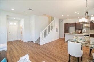 1045 Hope Ln in Santa Ana, CA - Building Photo - Building Photo