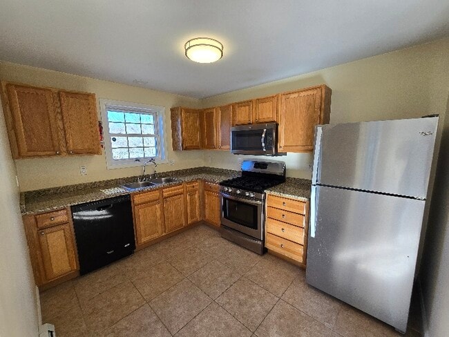 437 Lapan Rd, Unit 101 in St. Albans, VT - Building Photo - Building Photo