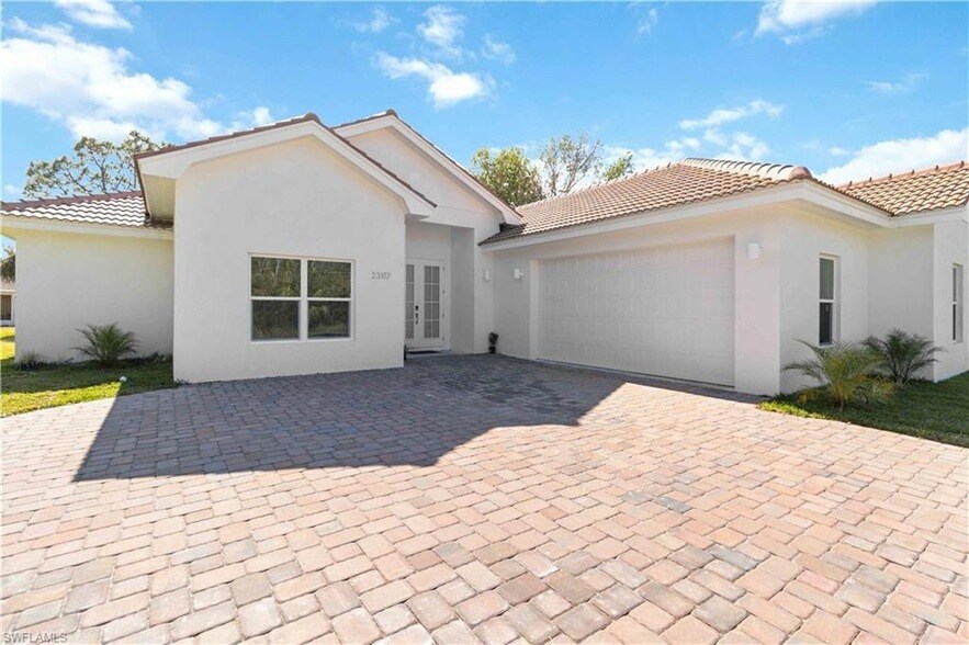 23117 Hammond Ave in Port Charlotte, FL - Building Photo