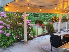 1226 Bayview Ave, Unit Daylight in Shelton, WA - Building Photo