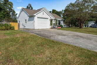 314 Pebble Ln in Jacksonville, NC - Building Photo - Building Photo