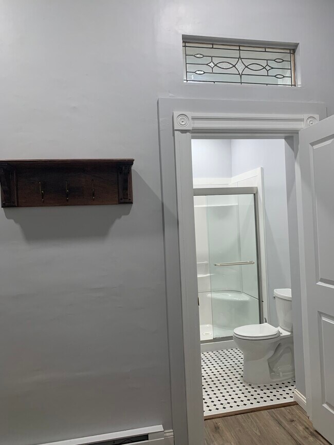 136 S 8th St in Easton, PA - Building Photo - Building Photo