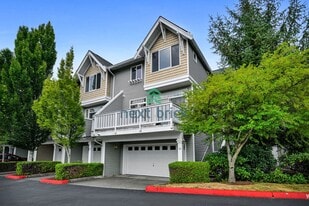 23120 SE Black Nugget Rd in Issaquah, WA - Building Photo