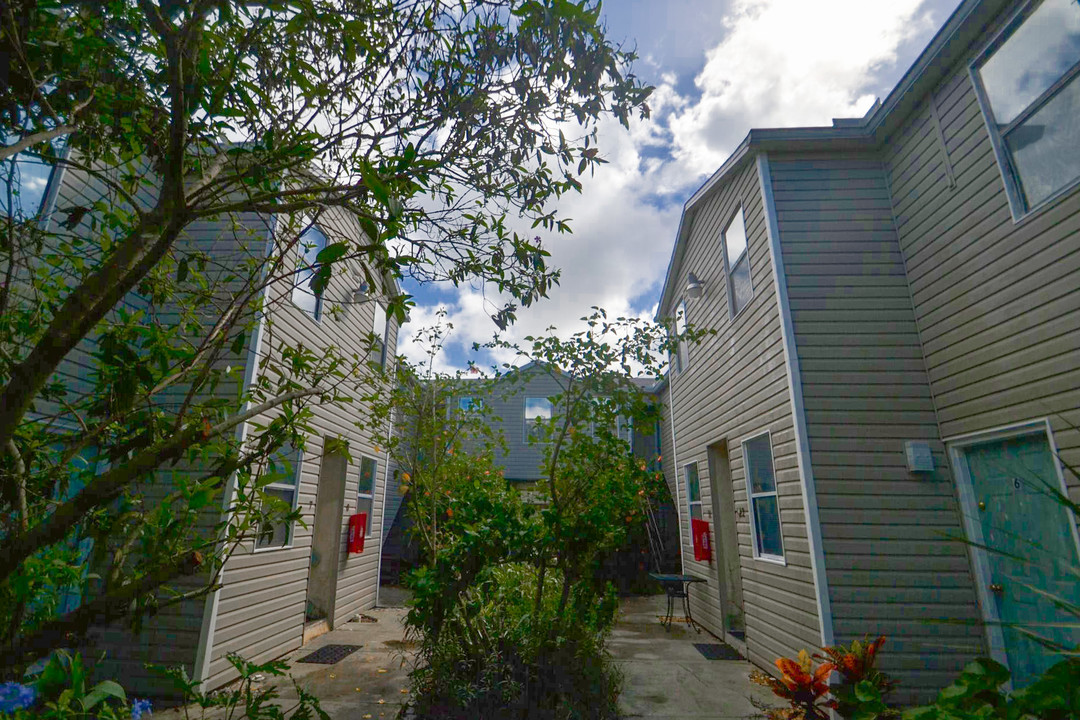 321 W Ianthe St in Tavares, FL - Building Photo