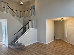 9300 Tall Wood Ln in Las Vegas, NV - Building Photo - Building Photo