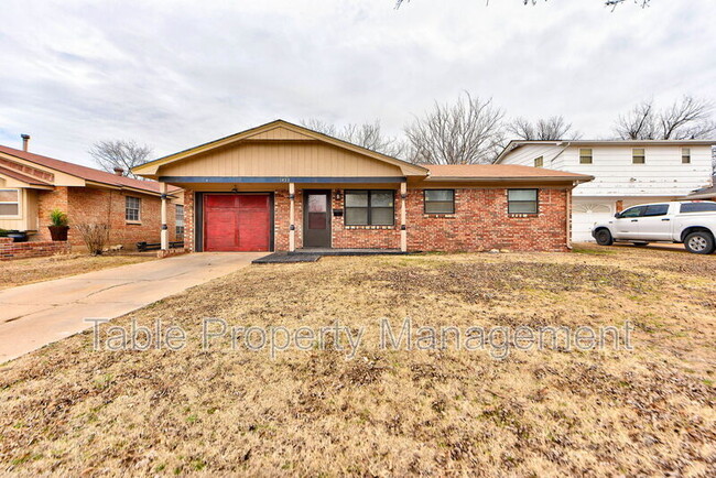 1433 NW 104th Terrace in Oklahoma City, OK - Building Photo - Building Photo