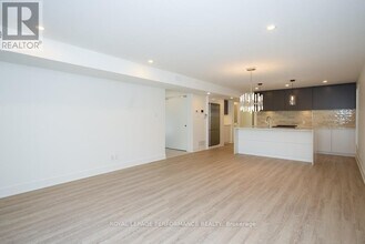 574 Byron Ave in Ottawa, ON - Building Photo - Building Photo