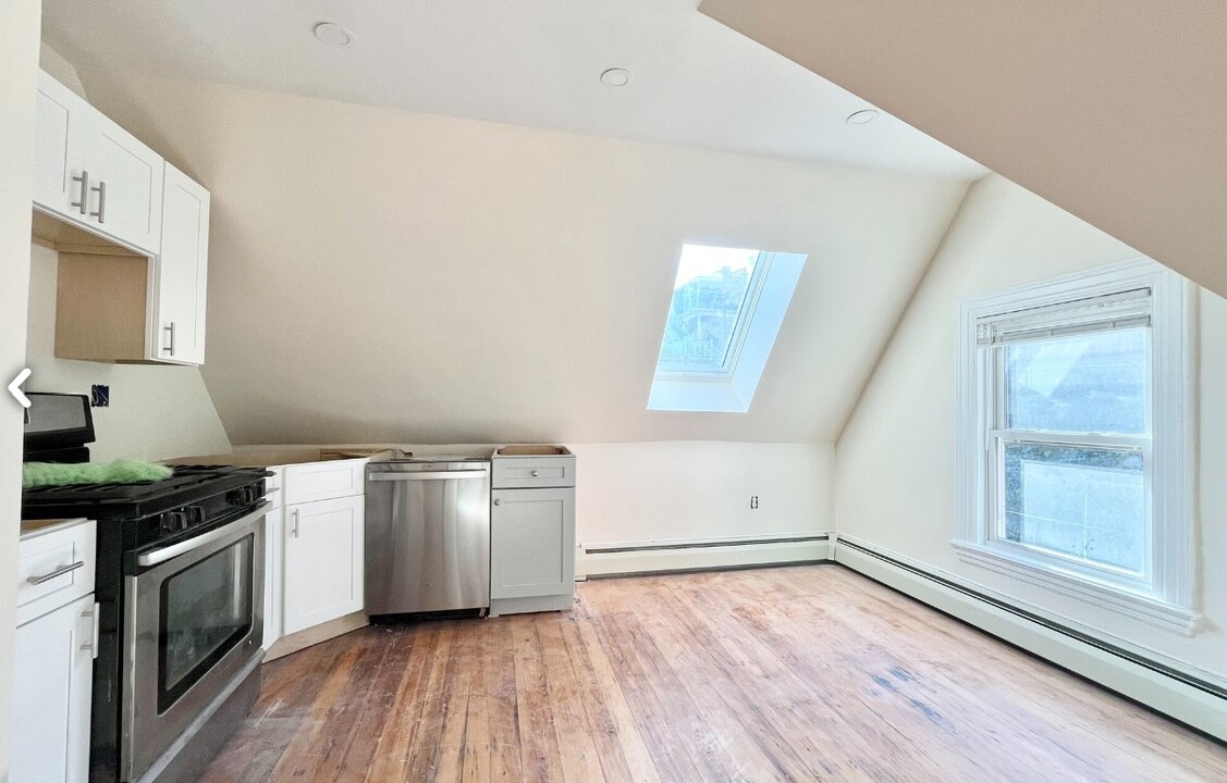 49 Forbes St, Unit 3 in Boston, MA - Building Photo