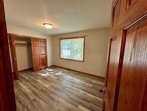 E1599 Raymond Dr in Waupaca, WI - Building Photo - Building Photo