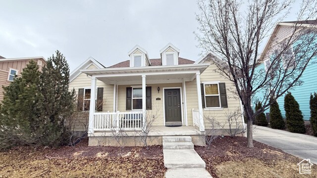 4869 Topcrest Dr in South Jordan, UT - Foto de edificio