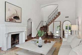 319 Mendoza Ave in Miami, FL - Building Photo - Building Photo