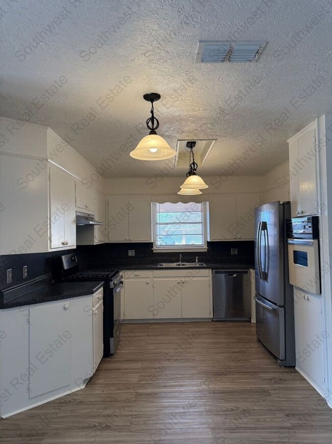 2421 Duckworth Ave in Clovis, NM - Building Photo - Building Photo