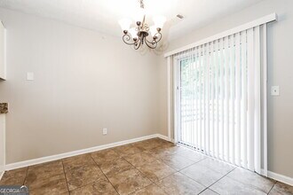 10439 Candlelight Rd in Jonesboro, GA - Building Photo - Building Photo