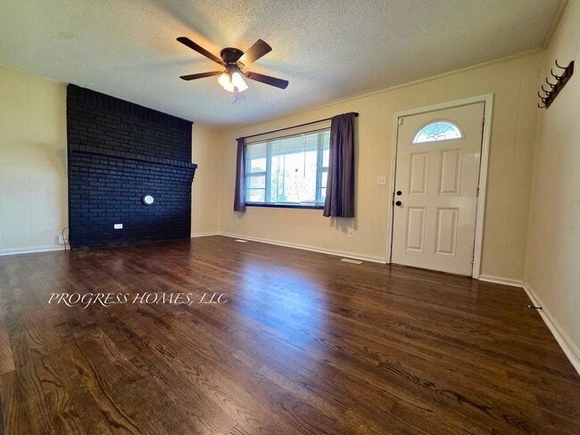 327 Larkwood Dr SW in Decatur, AL - Building Photo - Building Photo