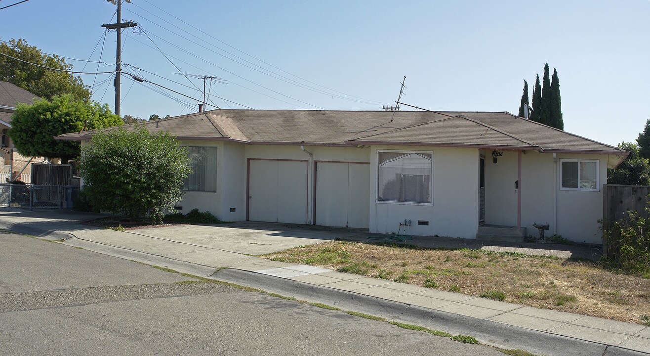 1111 Lucille St in San Leandro, CA - Building Photo