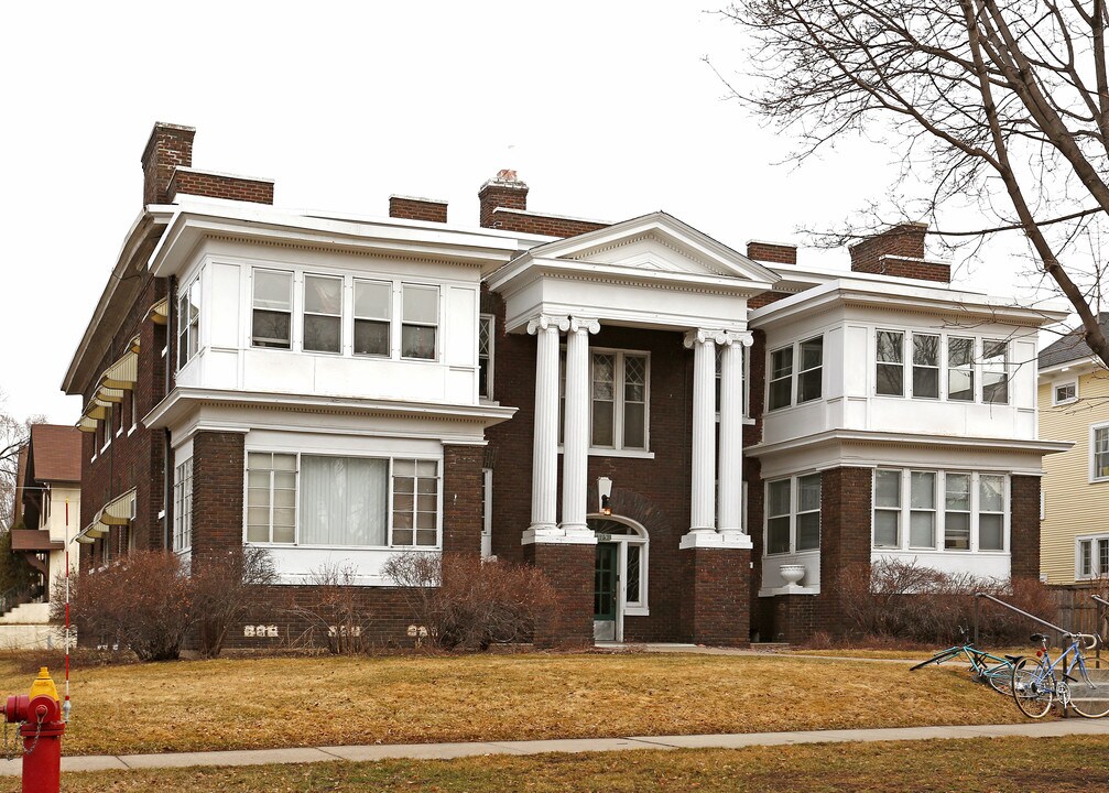 1815 Portland Ave in St. Paul, MN - Foto de edificio