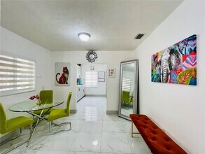 737 NW 41st St in Miami, FL - Building Photo - Building Photo