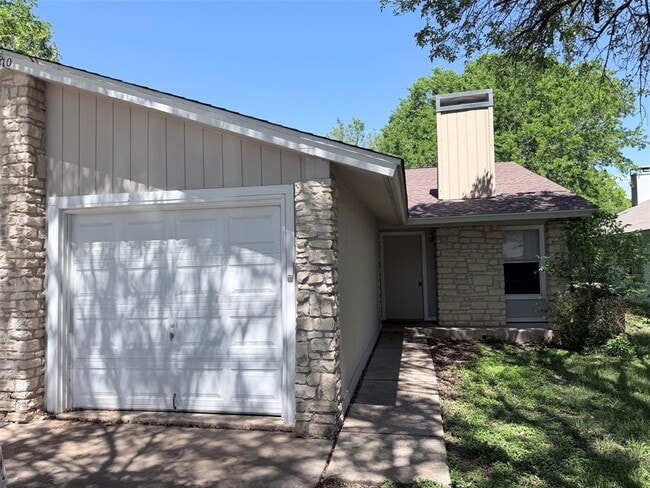 410 Linden St in Bastrop, TX - Building Photo - Building Photo