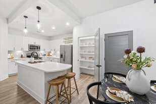 Linz Bayview in Clearwater, FL - Building Photo