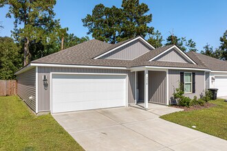 Villas at Oak Bend - Home Rentals in Baton Rouge, LA - Foto de edificio - Building Photo