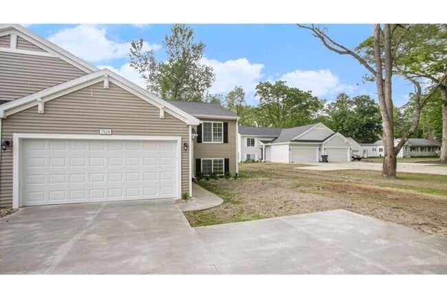 property at 11128 Farmway Dr