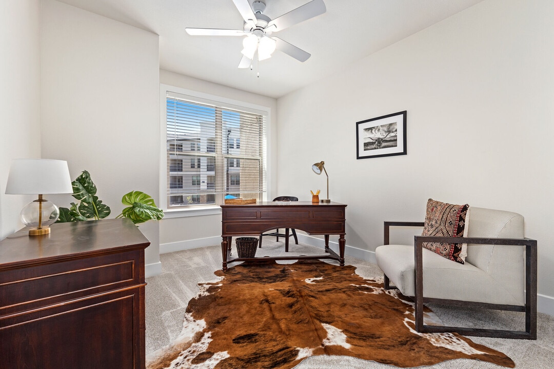 Mariposa Communications Parkway 55+ Apartment Homes in Plano, TX - Building Photo