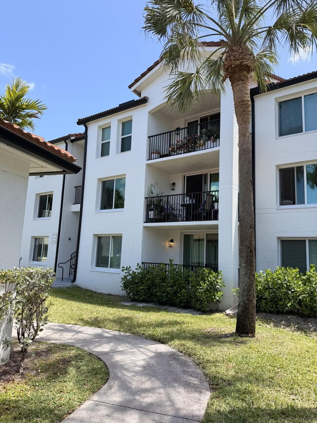 1103 Villa Cir in Boynton Beach, FL - Building Photo - Building Photo