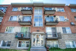 4161 Des Grandes Prairies Boul in Montréal, QC - Building Photo