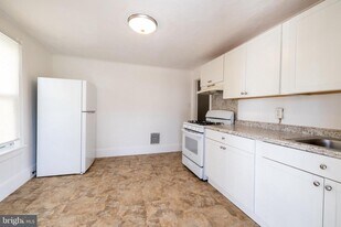 143 Greenwood Ave in Ambler, PA - Building Photo